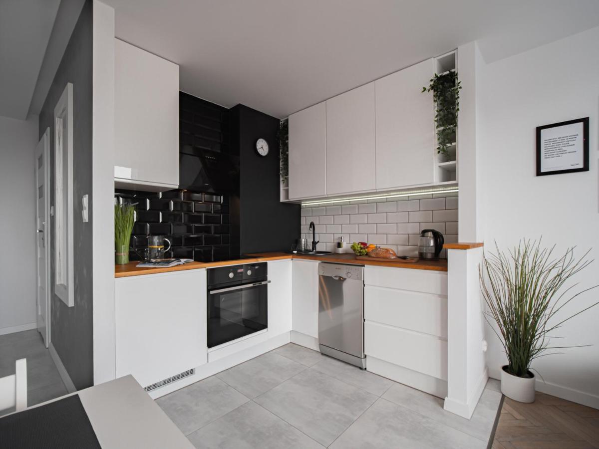 Apartament Coco Kołobrzeska 42 *